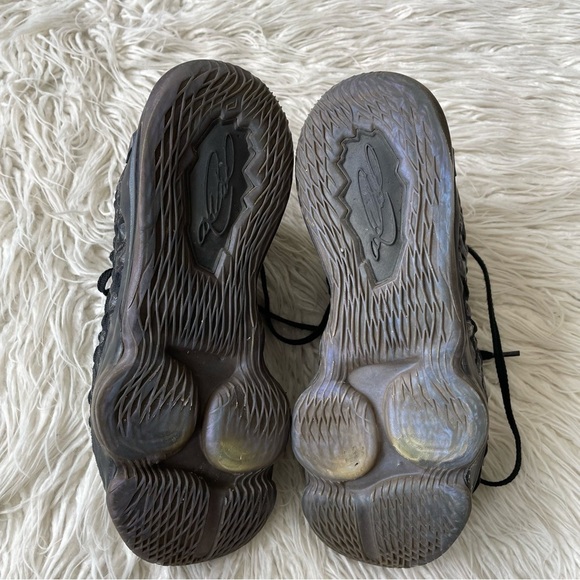 Nike LeBron 17 Global Currency Black Textured Lace Up Basketball Sneakers Sz 11 - Picture 8 of 10